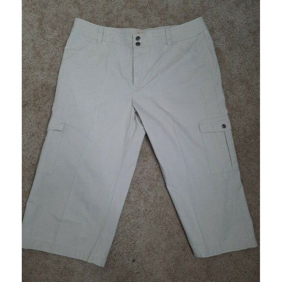 Gander Mountain Beige Cargo Capri Pants Size 16 - Picture 4 of 10